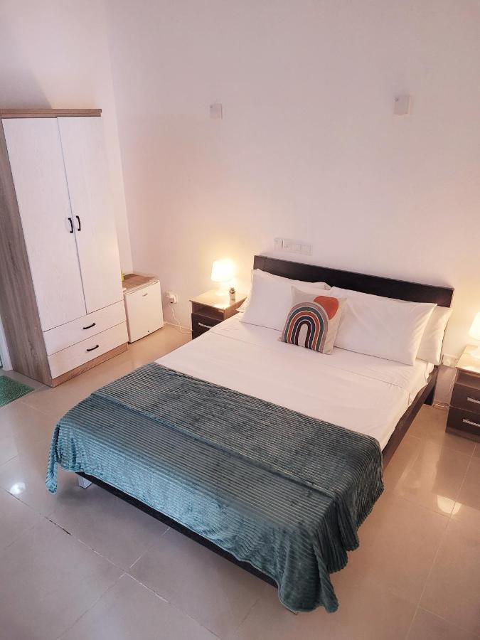 Ocean Breeze Maldives Hotel Thulusdhoo Exterior photo